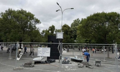 Krivi sat ponovo uspravljen: Još traju radovi oko banjalučkog simbola (Foto)