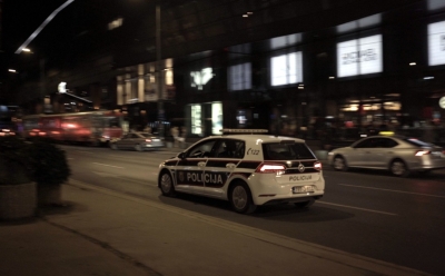 Teška nesreća tokom slavlja u Sarajevu: 21-godišnjak pao s krova auta, vozač bio pijan i bez vozčke