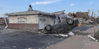 Pogledajte kako je tornado poharao Wisconsin: Snimci iz zraka otkrivaju uništenu infrastrukturu i prevrnute aute