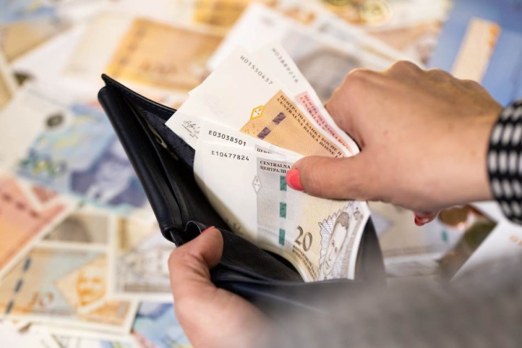 Objavljeni podaci o platama u BiH: Evo ko najviše, a ko najmanje zarađuje