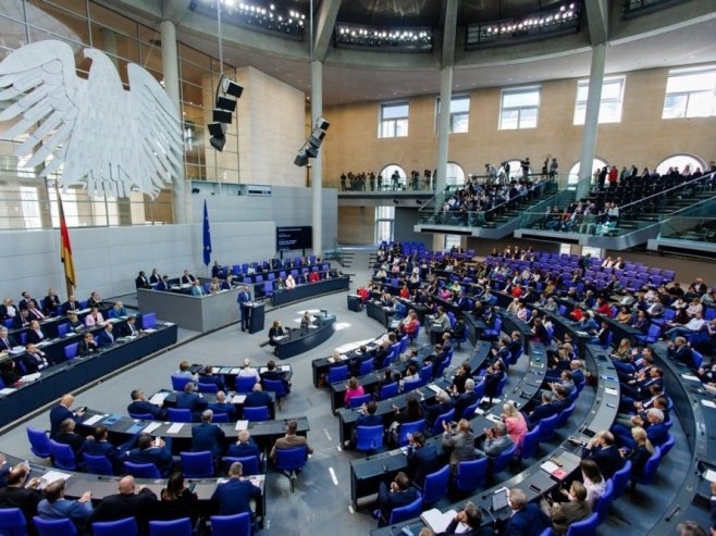 Berlin zadržava sankcije Moskvi