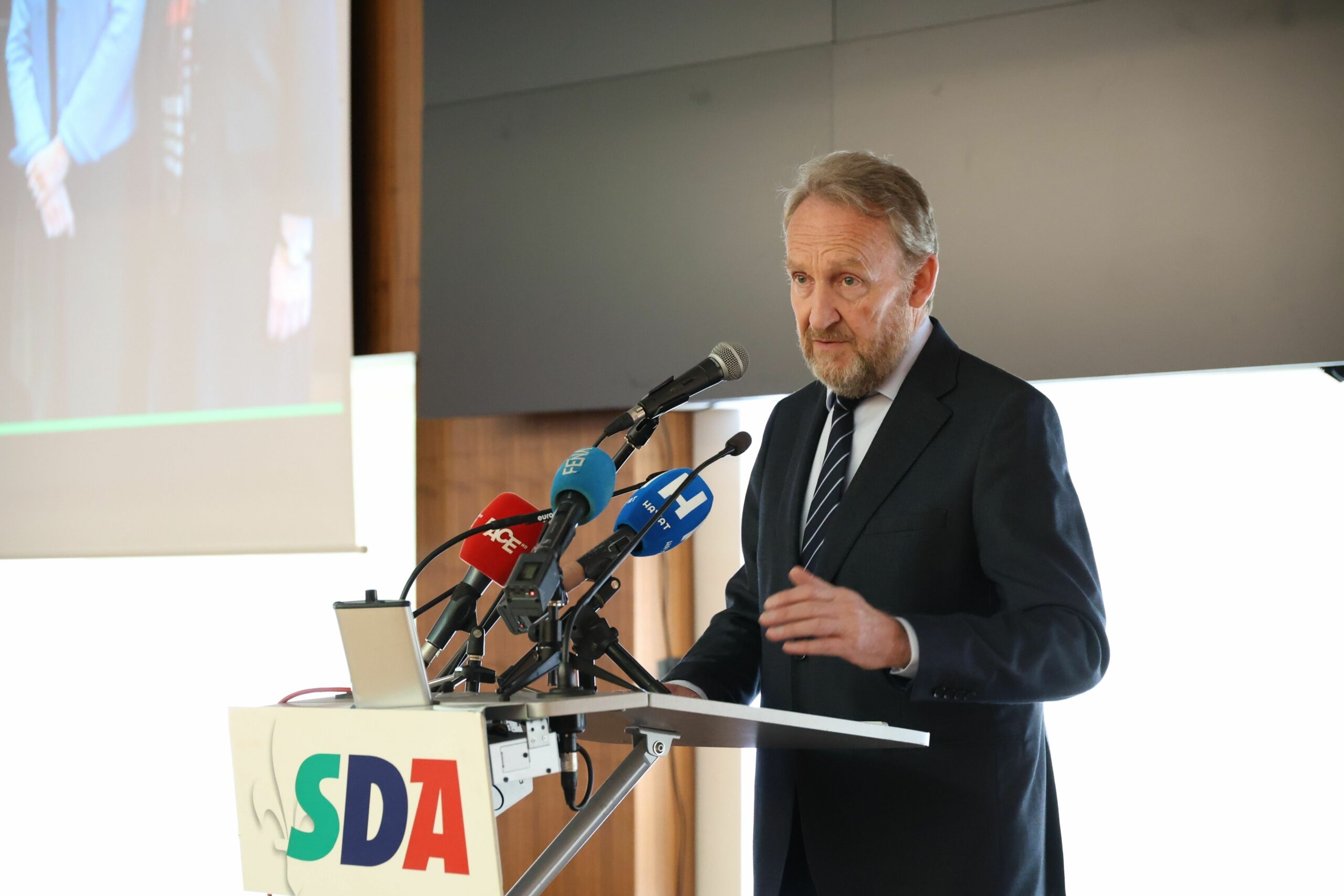 „Bilo bi dobro da je došao u Sarajevo“ Izetbegović o posjeti Donalda Trampa Mlađeg Banjaluci, pa poručio da je na to upozoravao