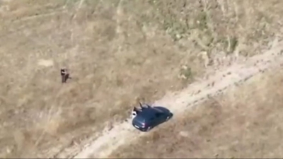 Video / Snimljeni poslednji trenuci krvnika koji je presudio Kosti i Leli, pa im oteo kćerku