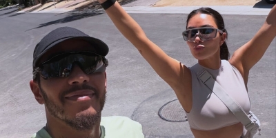Lewis Hamilton se ne odvaja od Kim Kardashian, posjetio je i na snimanju serije