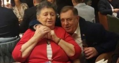 Preminula majka Milorada Dodika: Oprostio se emotivnom porukom