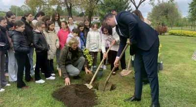 "Наша моћ, наша Планета": Обиљежен Дан планете Земље садњом жуте букве