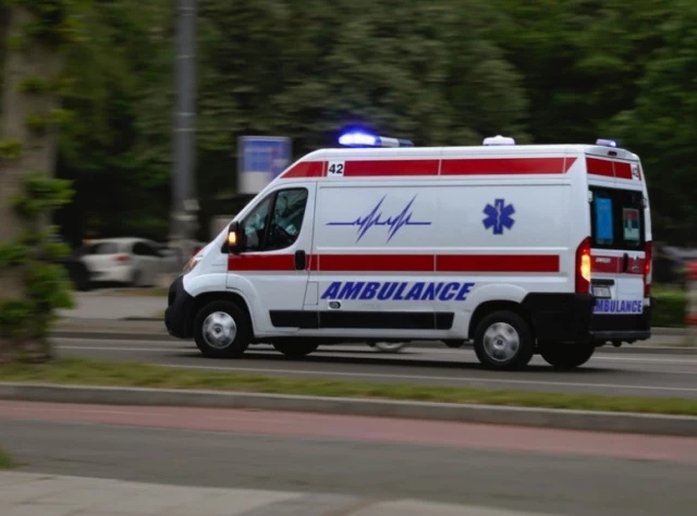 Vozač automobila poginuo nakon sudara s autobusom