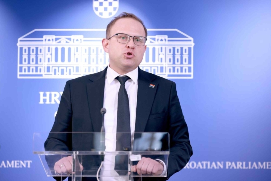 PLENKOVIĆEV SAVEZNIK NAPAO IZETBEGOVIĆA: 'Bakir Izetbegović i njegova SDA su protiv ulaska BiH u EU!'