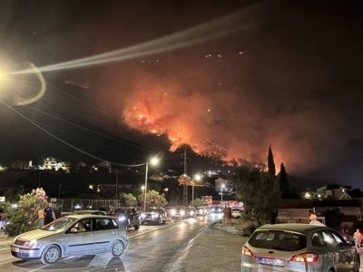 Dramatična borba sa vatrom u Herceg Novom: Kuće odbranjene, Bijela i Baošići bez struje i vode