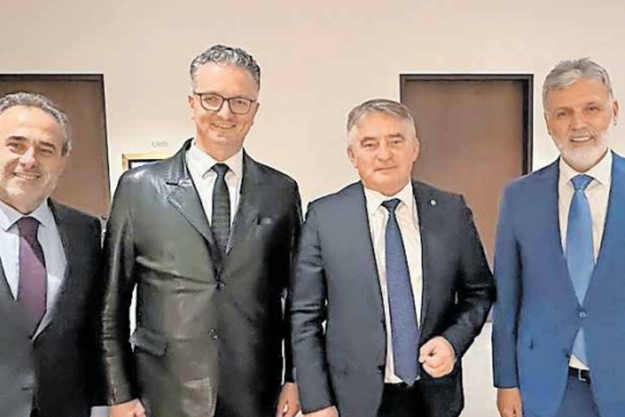 Komšić se od dužnosti oprašta posjećujući bošnjačka sijela po svijetu i trošeći desetke tisuća maraka