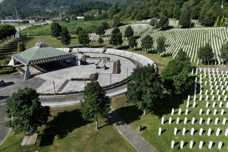 „Moraće silom“: Memorijalni centar Srebrenica odbija dobrovoljno predati dokumentaciju