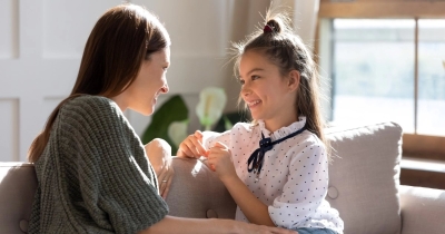Kćeri marljivih majki bolje prolaze u životu. Za to postoji 11 razloga
