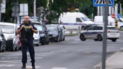 Drama u Zagrebu: Muškarac kod škole izvukao osigurač iz bombe, prijeti da će se raznijeti
