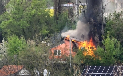 Izbio požar na stambenom objektu iznad Panonskih jezera, vatrogasci na terenu
