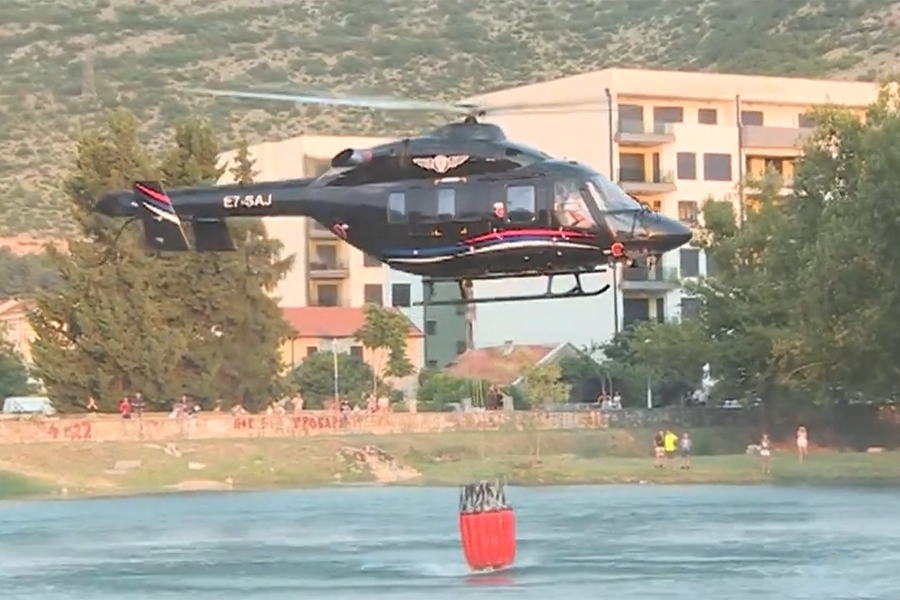TEŠKA BORBA S VATRENOM STIHIJOM: Veliki požar na jugu BiH, od jutros djeluje helikopter...