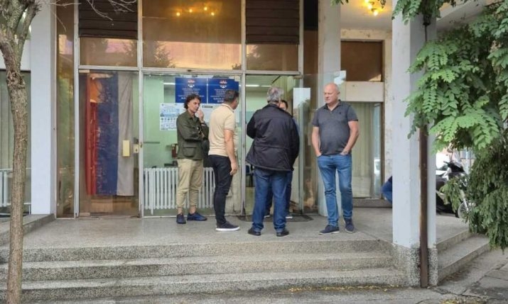 Glasanje nije ni počelo, već ga produžavaju: Nove instrukcije CIK-a dok Banjalučani odlaze (Foto)