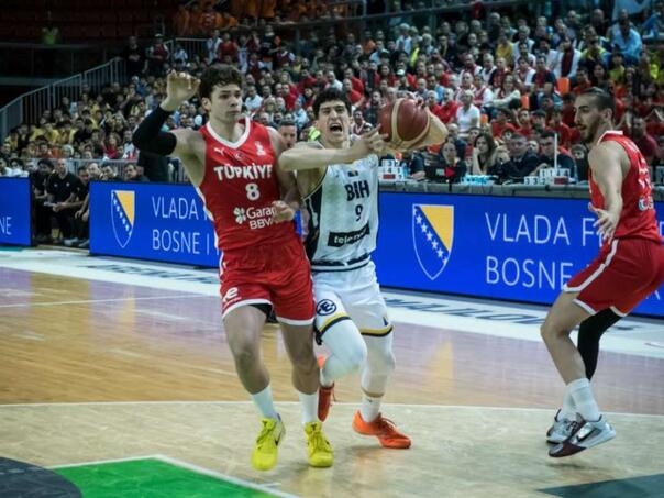 Košarkaši BiH otputovali za Beograd, sutra igraju protiv Srbije