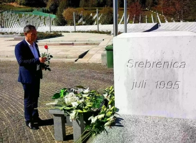Političar iz Niša dobio prijetnje jer je odao počast žrtvama genocida u Srebrenici