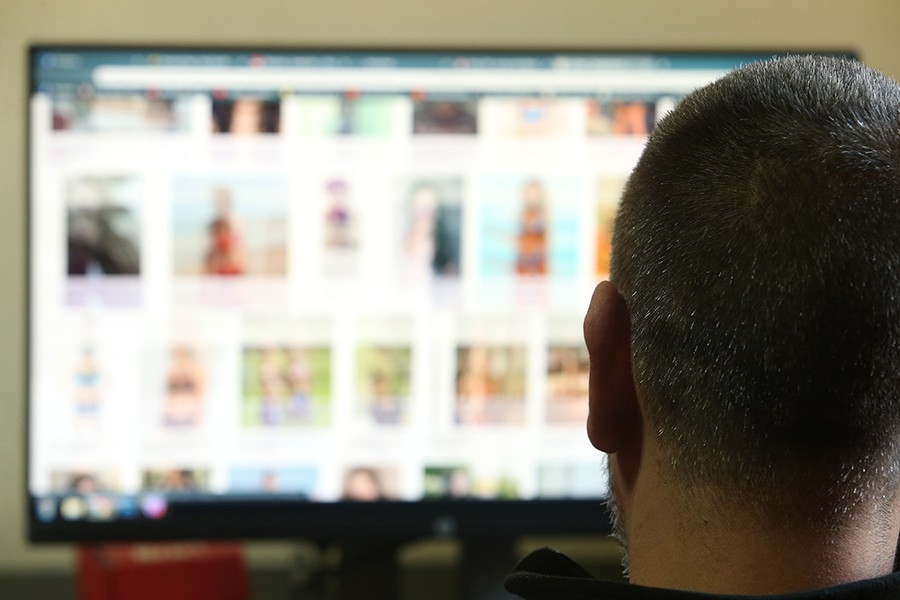 MUP RS uhapsio muškarca iz Kozarske Dubice: Osumnjičen za iskorištavanje djece za PORNOGRAFIJU