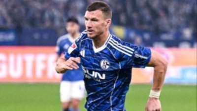 Džeko ostaje u Šalkeu: Fabricio Romano otkrio detalje