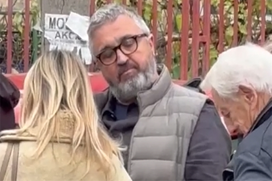 NEUGODNO NA BIRAČKOM MJESTU U BEOGRADU: Pogledajte kako su građani dočekali vlasnika 'Informera' Dragana Vučićevića