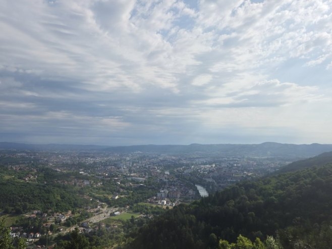 Sutra oblačno sa kišom i pljuskovima, moguć i grad (VIDEO)