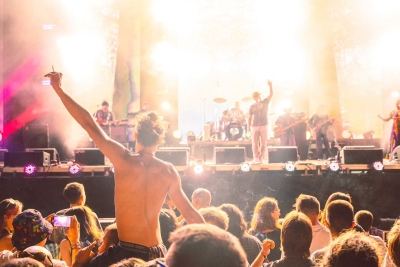 Počeo OK FEST: Noć koja je pomirila reggae i punk