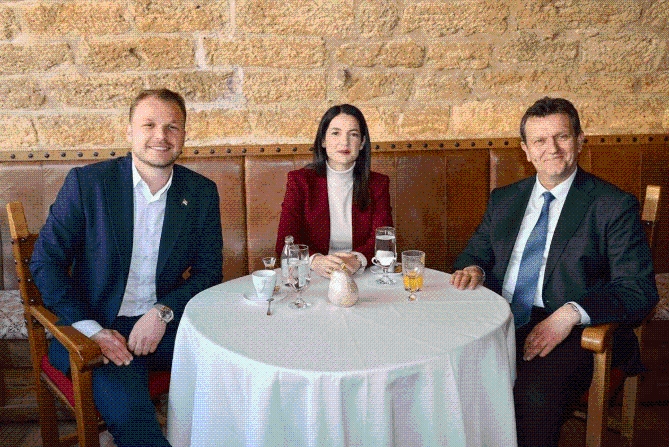 Opozicioni lideri na sastanku