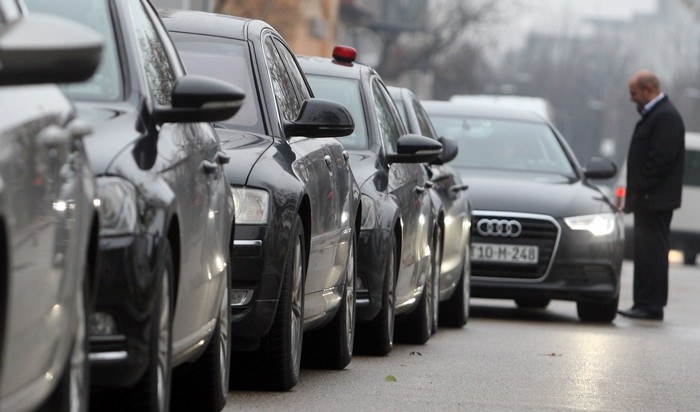 Bivši direktor SIPA: Da li su službena vozila Vlade RS prevozila kokain pod rotacijama?