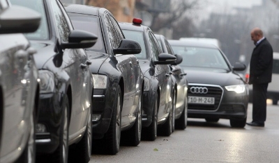 Bivši direktor SIPA: Da li su službena vozila Vlade RS prevozila kokain pod rotacijama?
