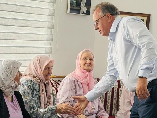 Nikšić posjetio Srebrenicu: "Povratnici nisu sami"