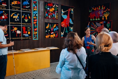 (VIDEO, FOTO) VIDI, DODIRNI, OSETI Prva publikacija na Brajevom pismu u izdanju Muzeja afričke umetnosti