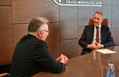 Izetbegović se sastao sa Kalabuhovom: "Razgovarano o političkoj situaciji i krizi koju izaziva Dodikov režim"