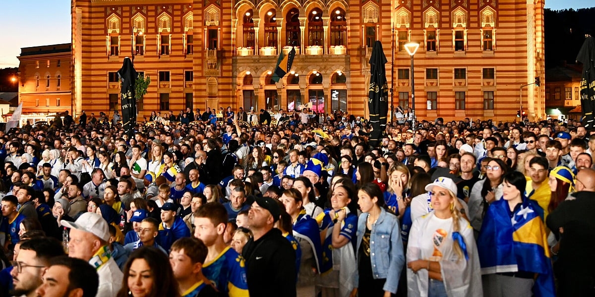 Sarajevo je sinoć bilo prava navijačka pozornica, Zmajeve se bodrilo na svakom ćošku