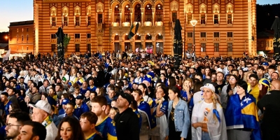 Sarajevo je sinoć bilo prava navijačka pozornica, Zmajeve se bodrilo na svakom ćošku