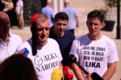 Državni vrh u svečanoj loži, Bulj Alku pratio među građanima