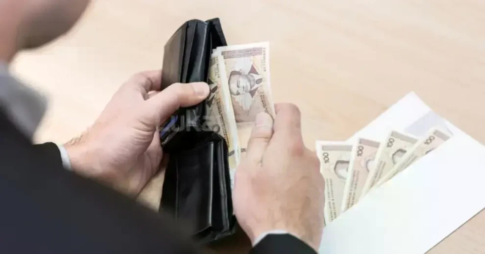 Otpremnina u FBiH i RS: Radnik s platom od 1.200 KM i 5 godina staža ima pravo na 2.000 KM