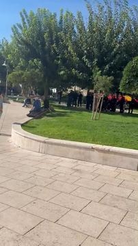 Objavljeni snimci hapšenja torcidaša u Splitu: "Leđa me bole" (VIDEO)