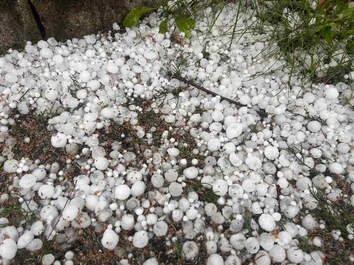 Jako nevrijeme pogodilo BiH: Padao grad, nestalo struje (Video)