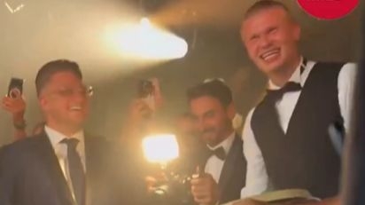 Video / Haland ukrao šou na vjenčanju Donarume: Poveo čuveno "vikinško veslanje"