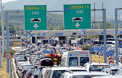 Čekanje traje i do 5 sati: Srbi ZAROBLJENI U KILOMETARSKI KOLONAMA kroz Bugarsku na putu ka Grčkoj