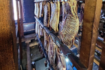 Šta je isplativije, tovljenik ili meso u komadima? Svinjokolj pred vratima, a cijene ne prestaju da rastu