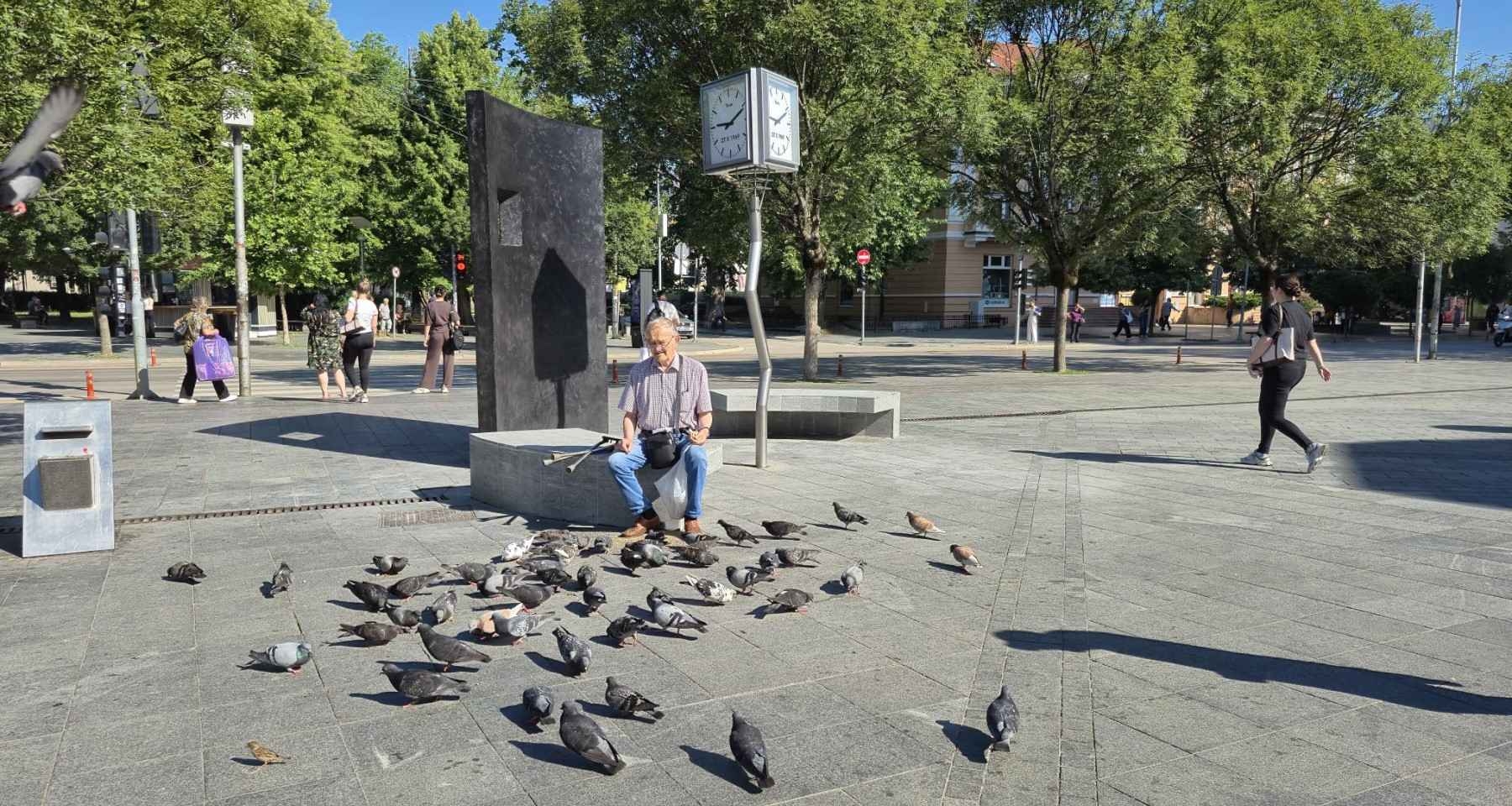 Krivi sat (ni)je završen? Konstrukcija nestala, Stipe ne mari, a ovo kažu iz Grada FOTO