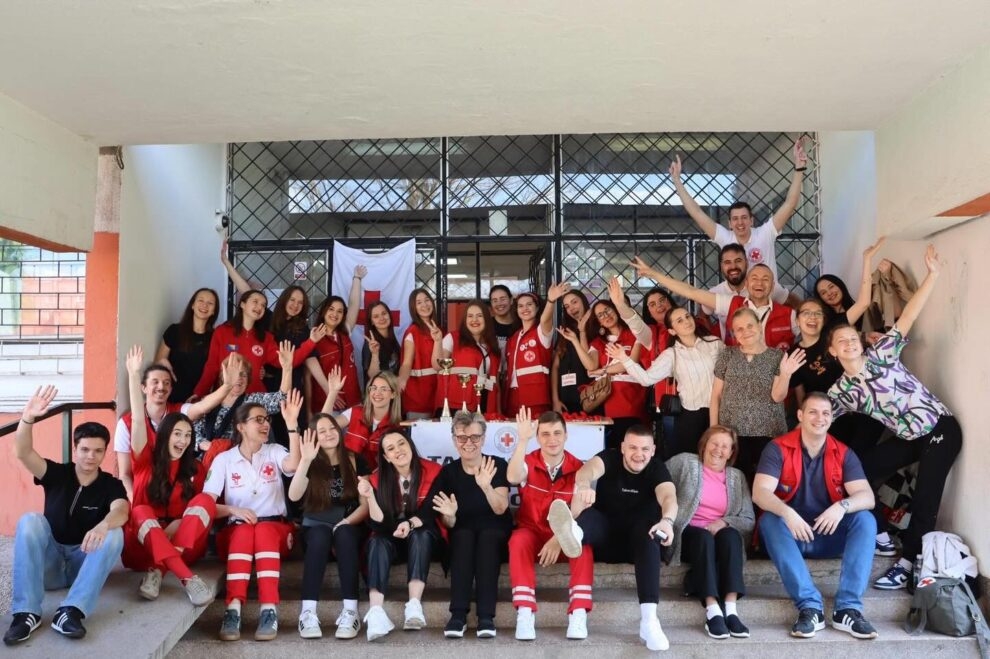 Održano gradsko takmičenje u pružanju prve pomoći u Zenici, učestvovalo 18 škola