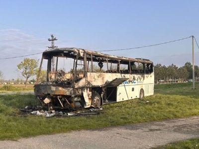 Vojvodina: Zapaljen autobus prevoznika koji podržava studente