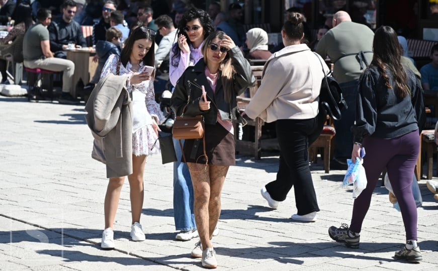 Proljetno sunce u Sarajevu: Građani i turisti uživaju u lijepom vremenu