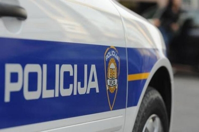 Drama kod Banje Luke: Dječak pogođen iz sačmarice, policija na nogama