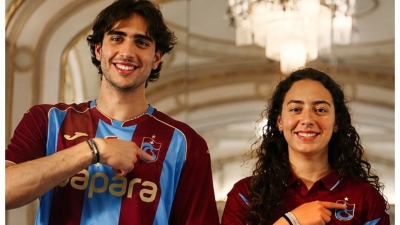 Trabzonspor oduševio fudbalski svijet: Dresove za novu sezonu predstavili u Napulju