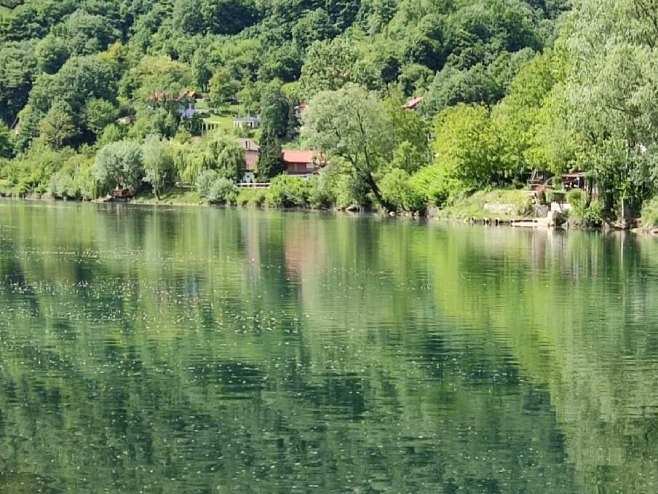 Toplo i pretežno sunčano