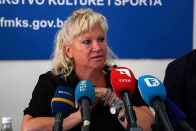 OPET SANJA PRAVI IZMJEŠTANJA: Ministrica Vlaisavljević na ulicu izbacila uposlenike Fondacije za muzičke, scenske i likovne umjetnosti, premijer Nikšić šuti!